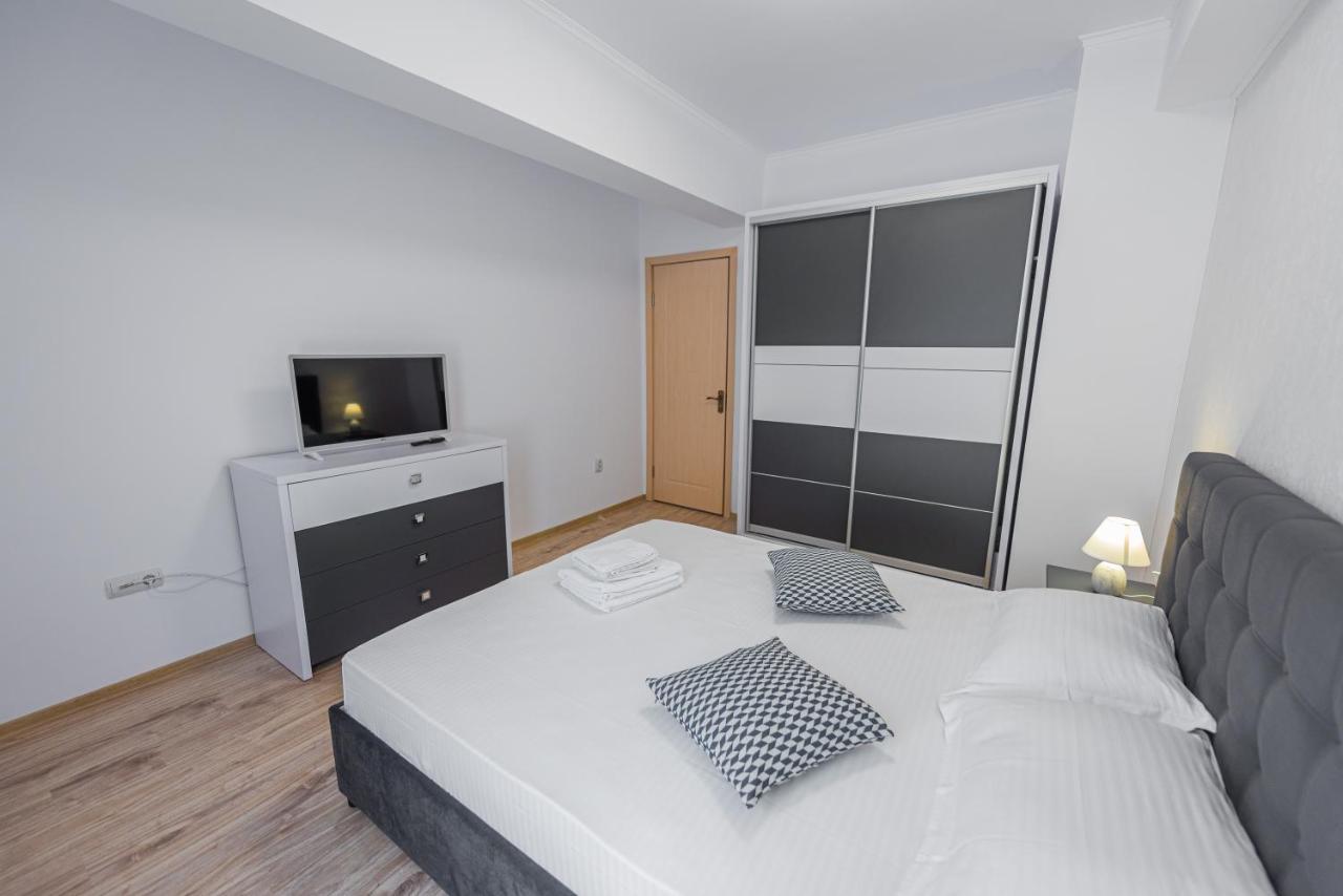 Moonlight Sky Mamaia Apartment Exterior photo