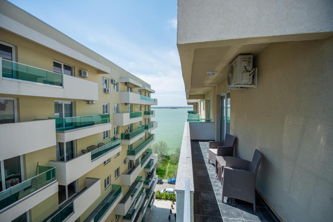 Moonlight Sky Mamaia Apartment Exterior photo