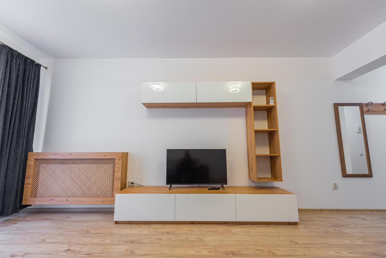 Moonlight Sky Mamaia Apartment Exterior photo